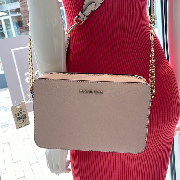 Michael Kors Jet Set Item Large East West Zip Crossbody Leather Powder Blush
NWT - Picture 4 of 16